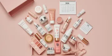 Open beauty box overflowing with diverse skincare, makeup, and haircare products, hinting at 2026 free beauty box opportunities.